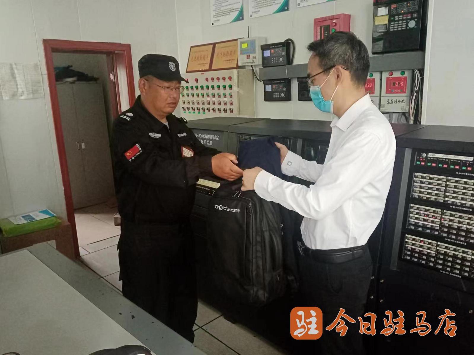 1682725887539841.jpg 1682725887539841.jpg